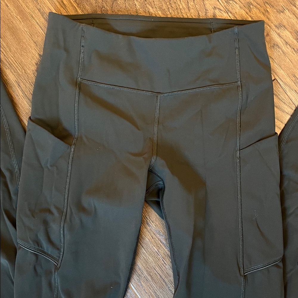 Lululemon Fast & Free High-Rise Tight – Size 4 - Picture 2 of 4